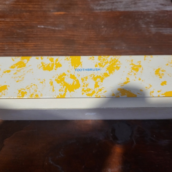 Happiness Toothbrush Box - Picture 2 of 4